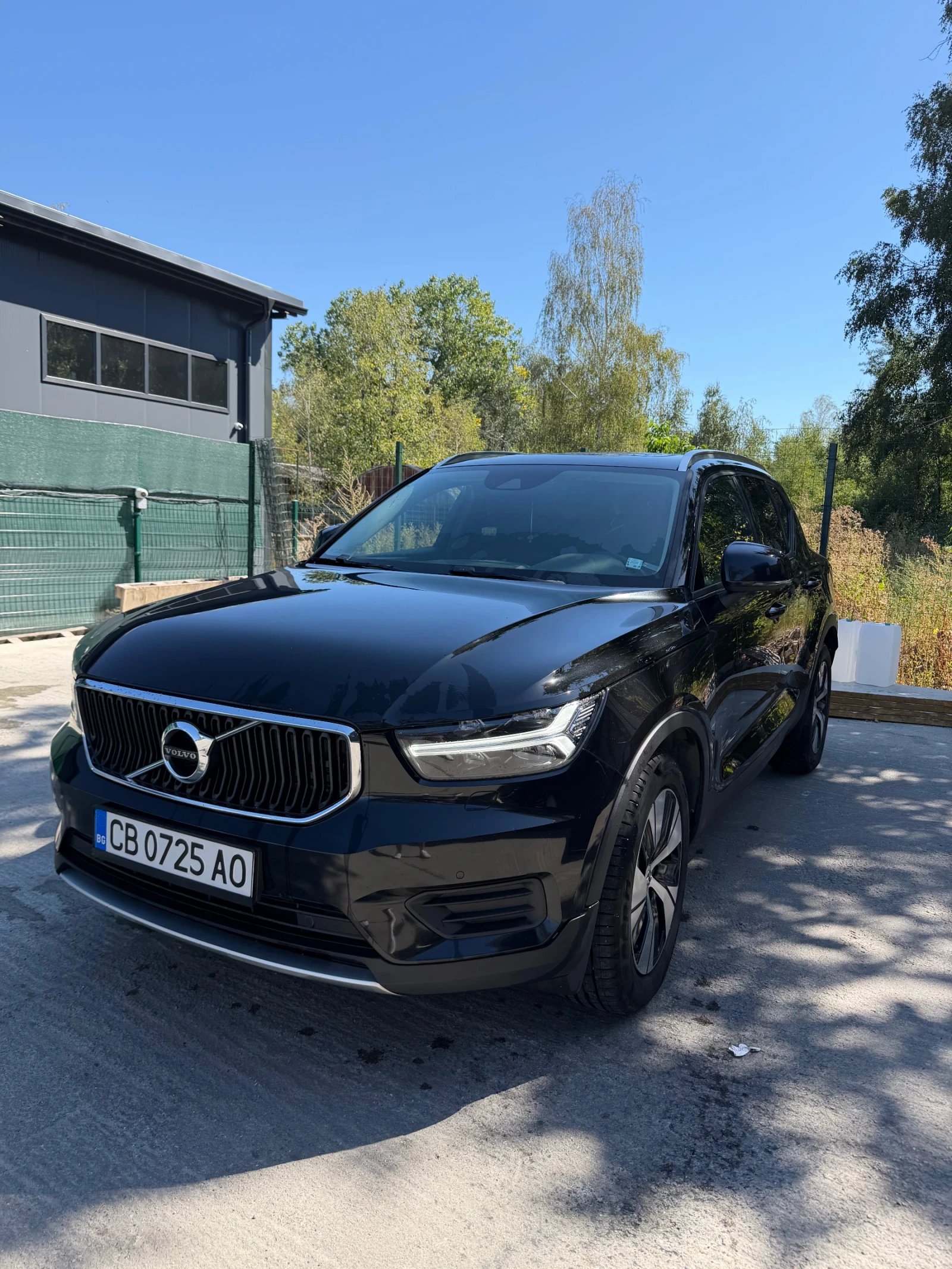 Volvo XC40, снимка 2 - Автомобили и джипове - 56002379