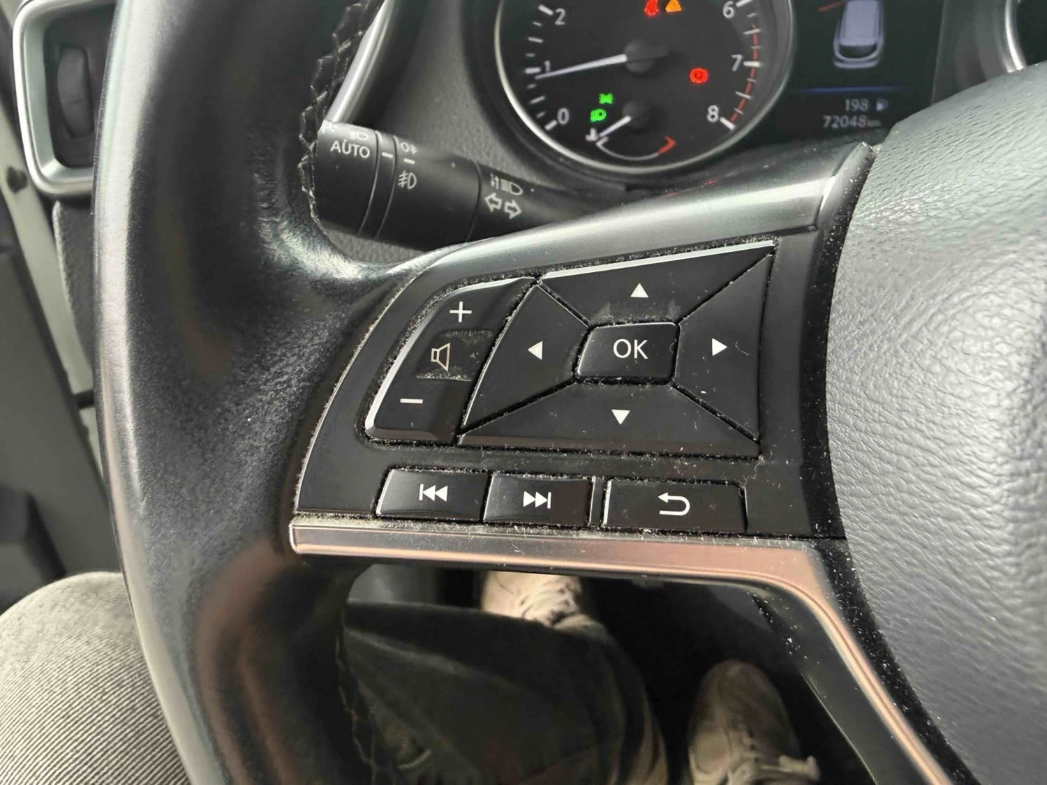 Nissan Qashqai Acenta 1.3 Бензин, снимка 4 - Автомобили и джипове - 56018710