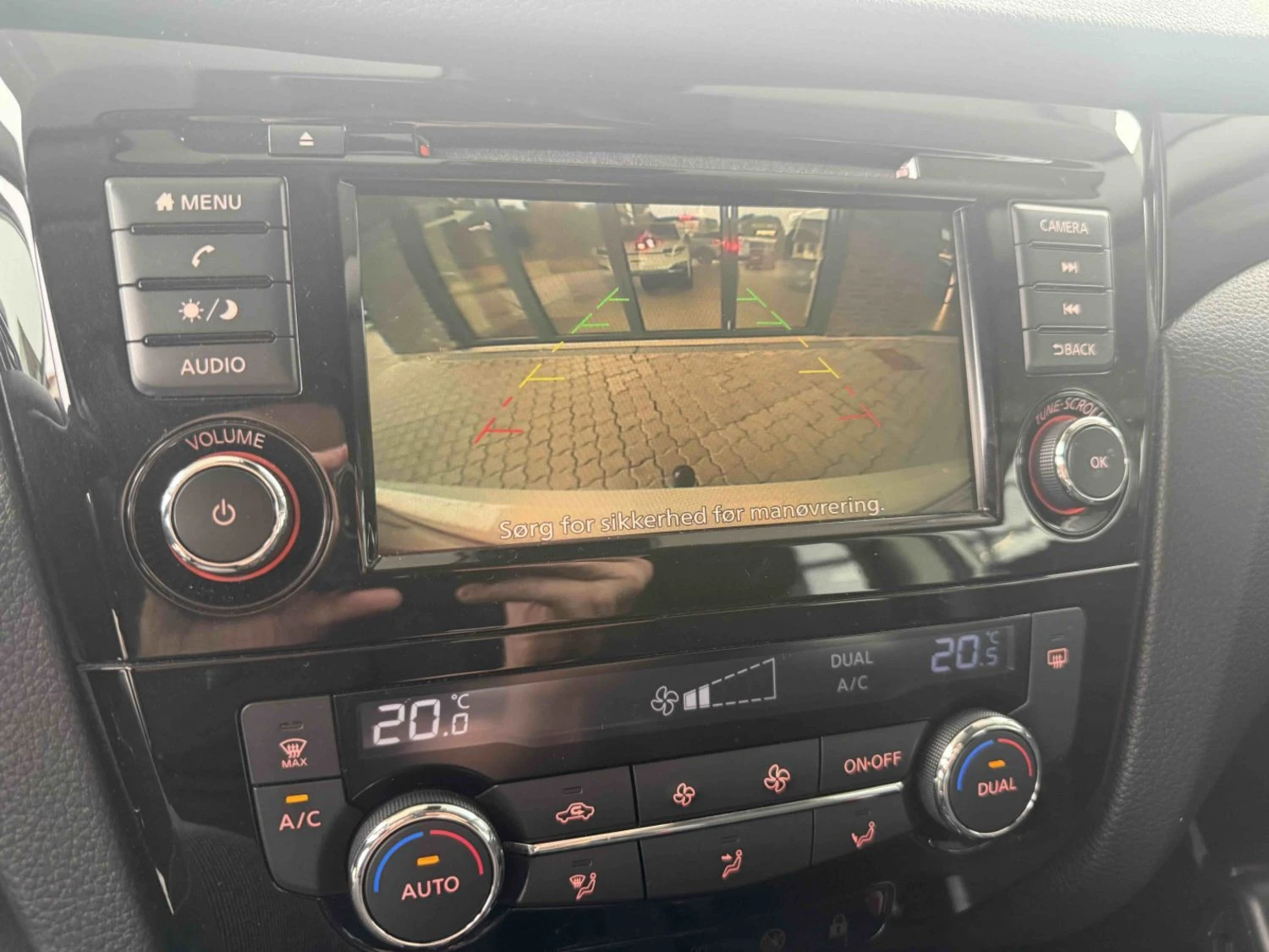 Nissan Qashqai Acenta 1.3 Бензин, снимка 6 - Автомобили и джипове - 56018710