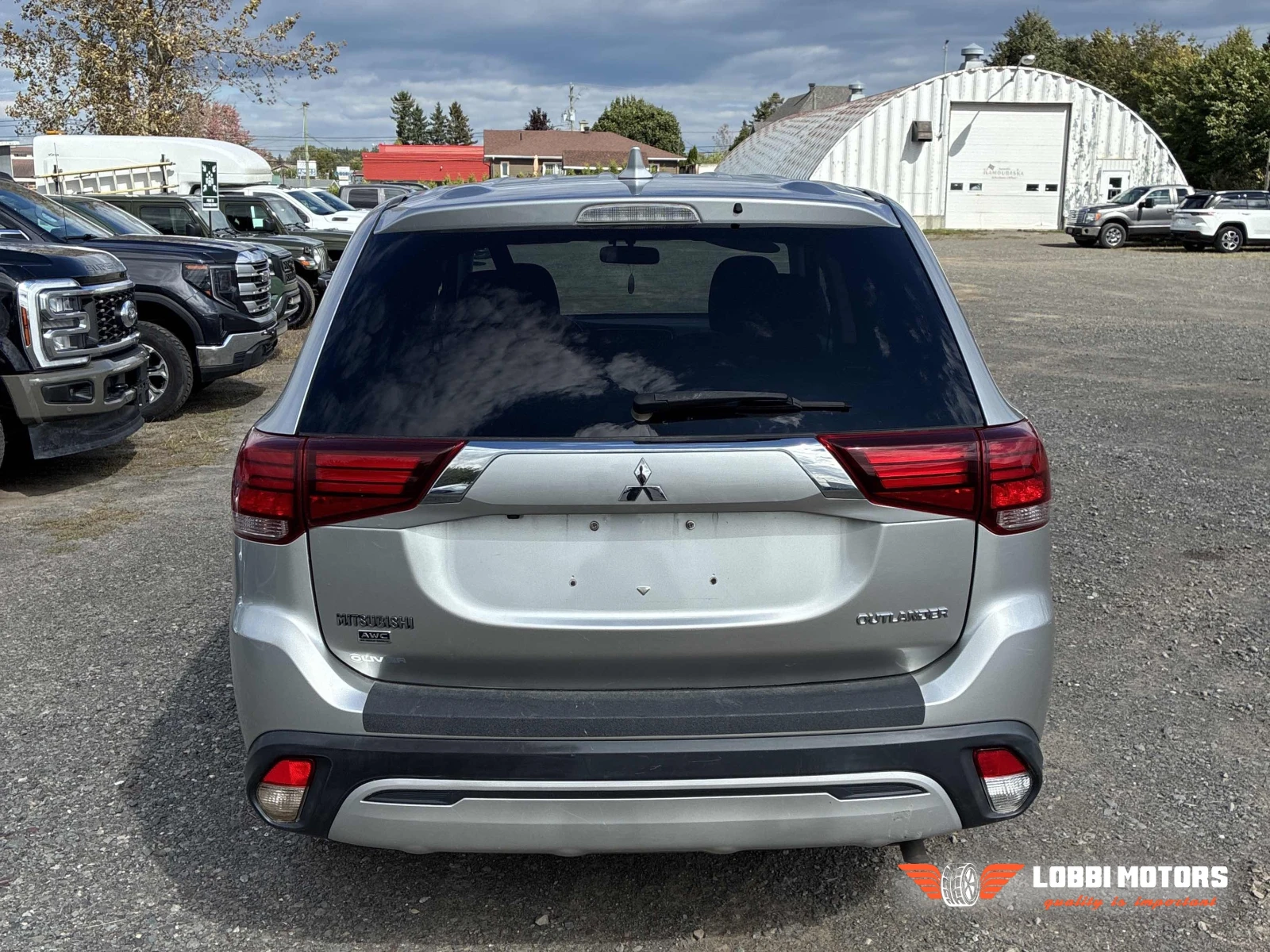 Mitsubishi Outlander, снимка 10 - Автомобили и джипове - 56113597