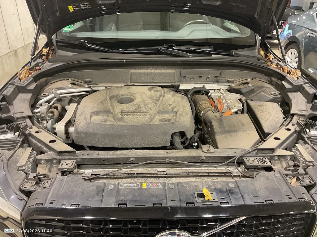 Volvo XC60 T6 RECHARGE GEARTRONIC R-DESIGN LEATHER NAVI AWD, снимка 6 - Автомобили и джипове - 56128237
