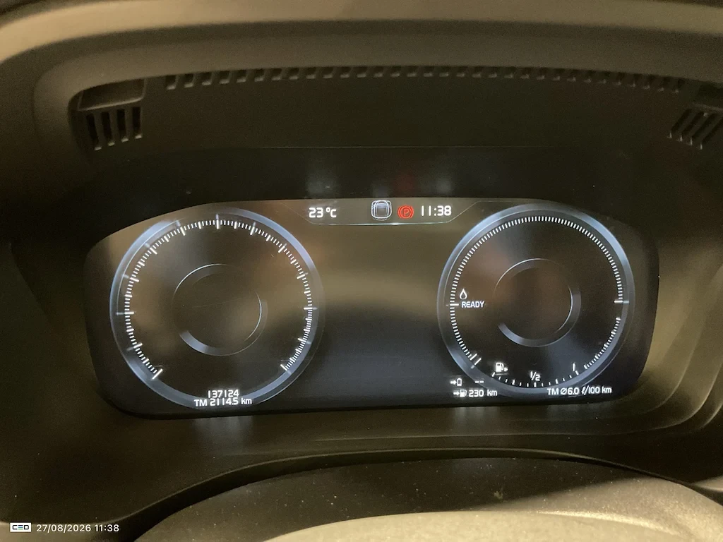 Volvo XC60 T6 RECHARGE GEARTRONIC R-DESIGN LEATHER NAVI AWD, снимка 8 - Автомобили и джипове - 56128237