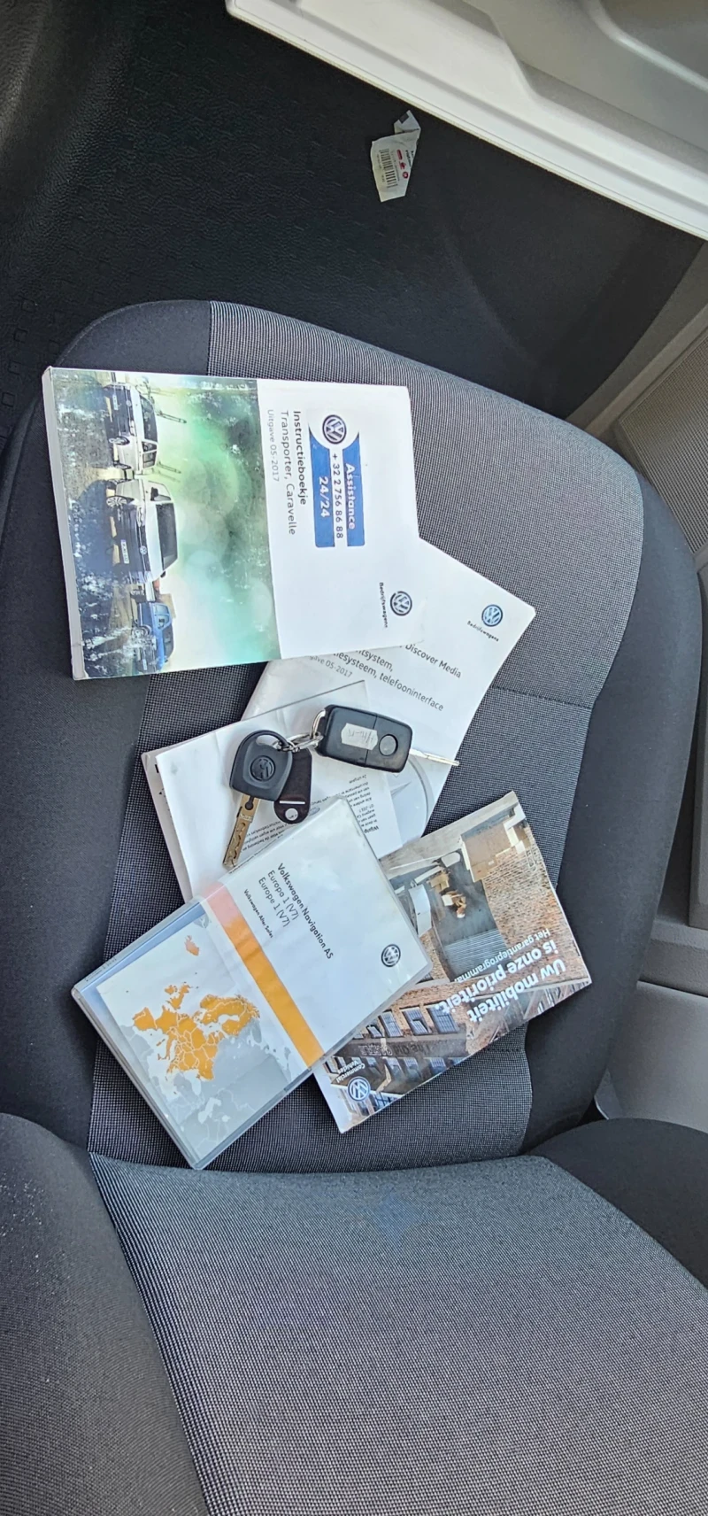 VW Transporter 2.0 TDI-T6-150hp, снимка 16 - Бусове и автобуси - 50940153