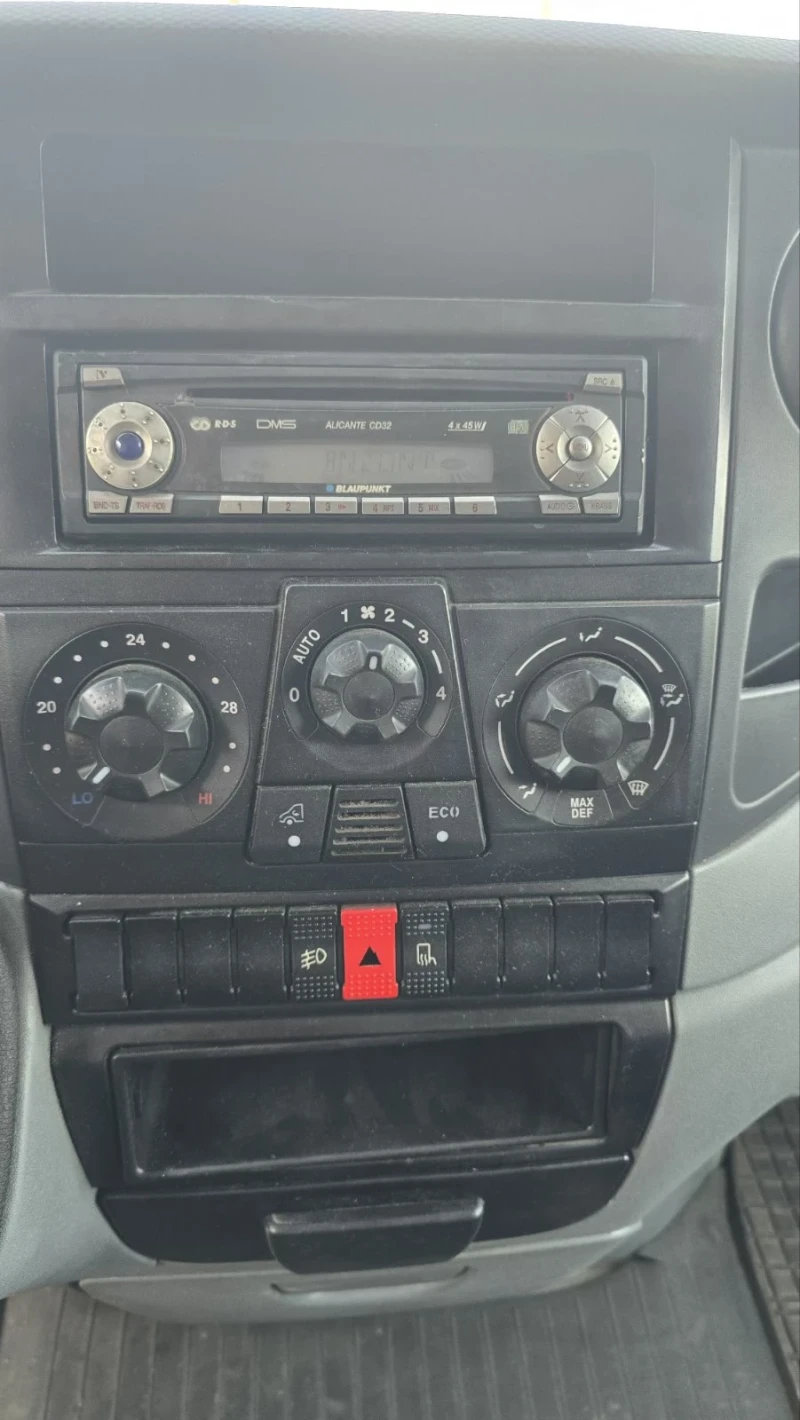 Iveco Daily, снимка 4 - Бусове и автобуси - 52796914