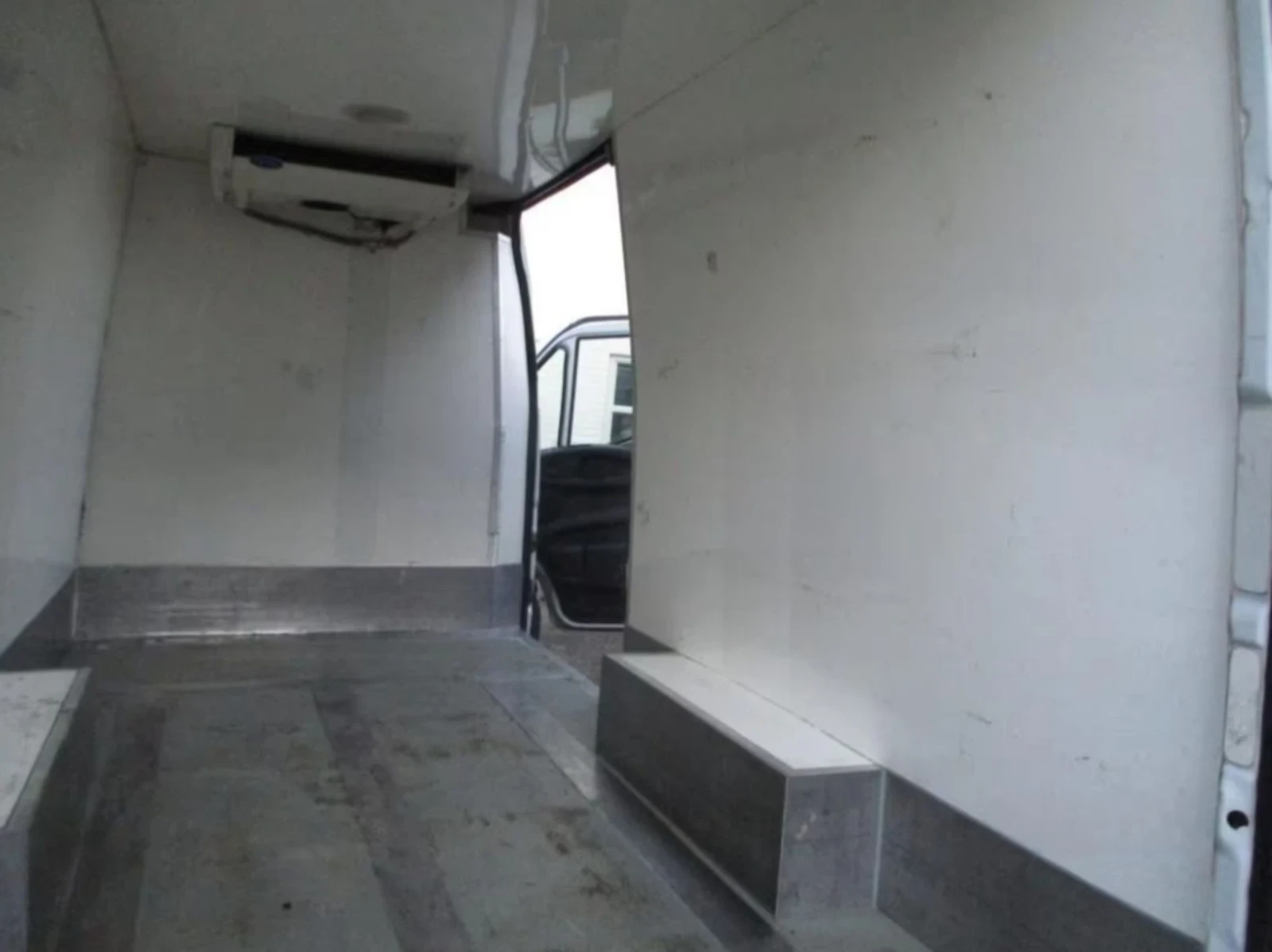 Iveco Daily Хладилен , снимка 12 - Бусове и автобуси - 53895389