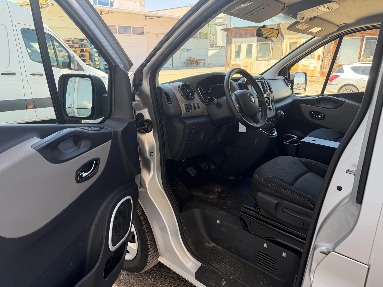 Renault Trafic ДИЗЕЛ EURO6, снимка 7 - Бусове и автобуси - 54877247