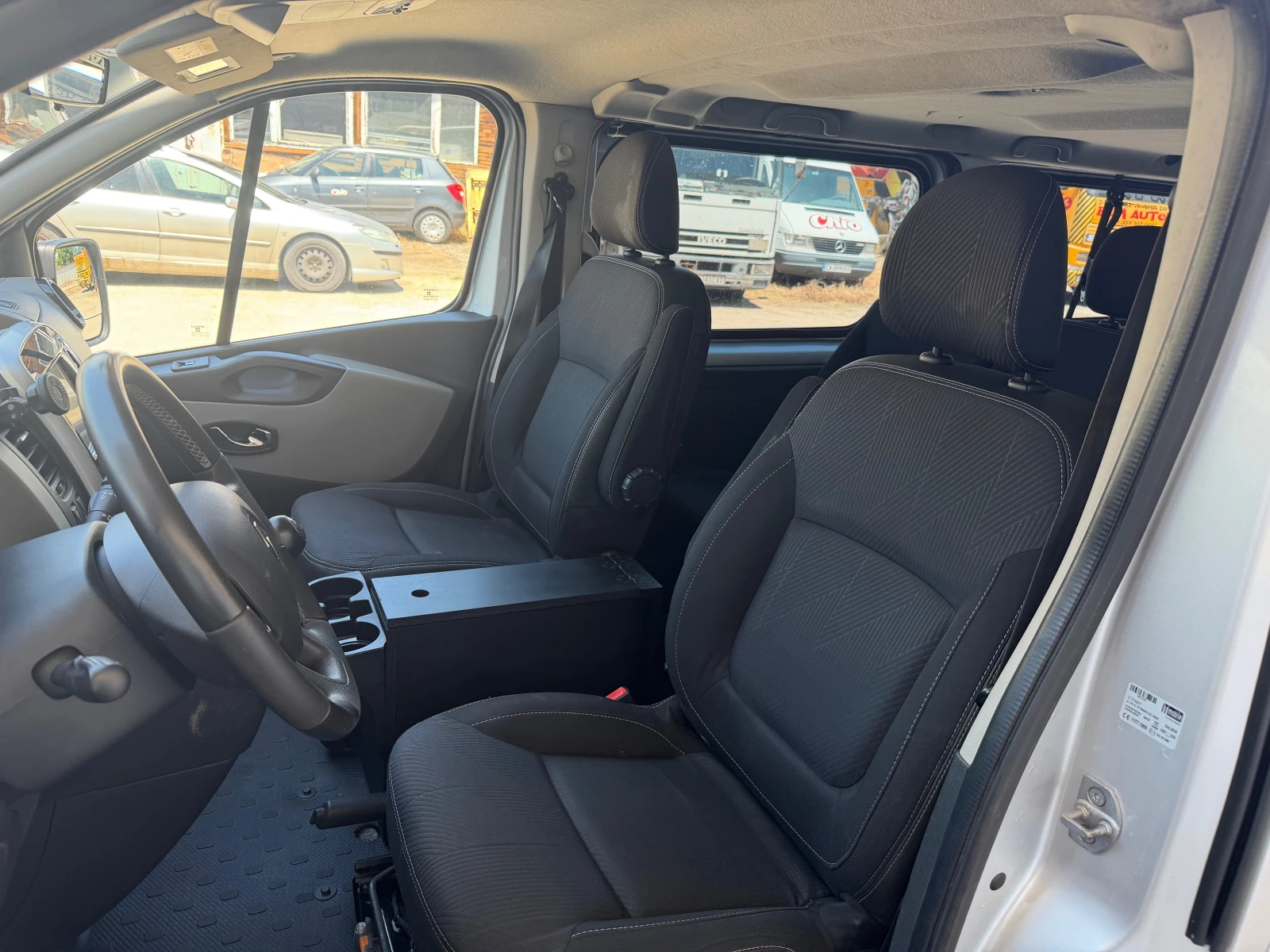 Renault Trafic ДИЗЕЛ EURO6, снимка 10 - Бусове и автобуси - 54877247