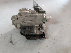 ����� �� �������� �� ����� (����� �����) 8K0839016 Audi Q5