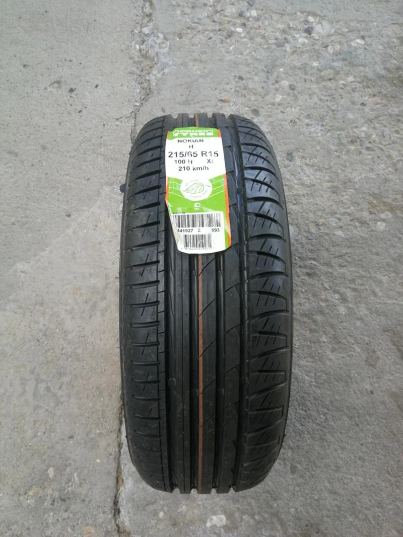 Гуми Летни 215/65R15, снимка 1 - Гуми и джанти - 45863968