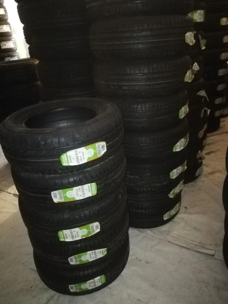 Гуми Летни 215/65R15, снимка 12 - Гуми и джанти - 45863968