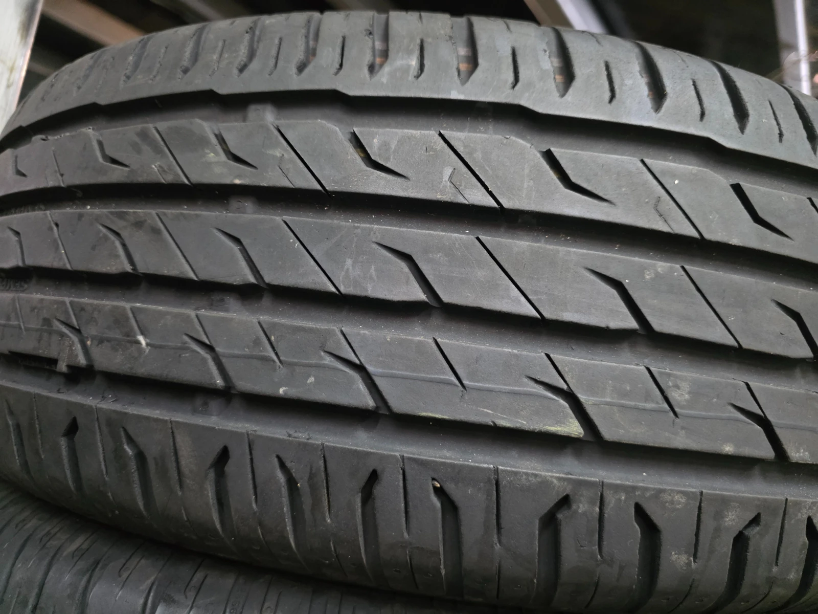 Гуми Летни 205/60R16, снимка 2 - Гуми и джанти - 55581404