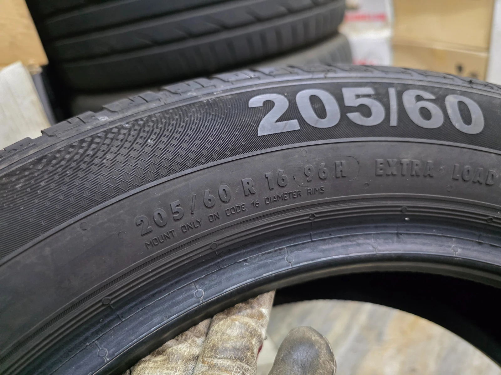 Гуми Летни 205/60R16, снимка 5 - Гуми и джанти - 55581404