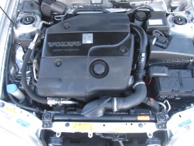 Volvo V40 1, 9-TDI, снимка 13 - Автомобили и джипове - 45189322