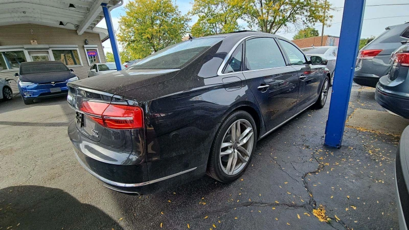 Audi A8 L 4.0T дистроник* Matrix* пано* HU* обдух* , снимка 4 - Автомобили и джипове - 47302638