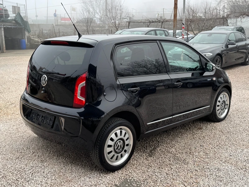 VW Up АВТОМАТ, снимка 4 - Автомобили и джипове - 48443565