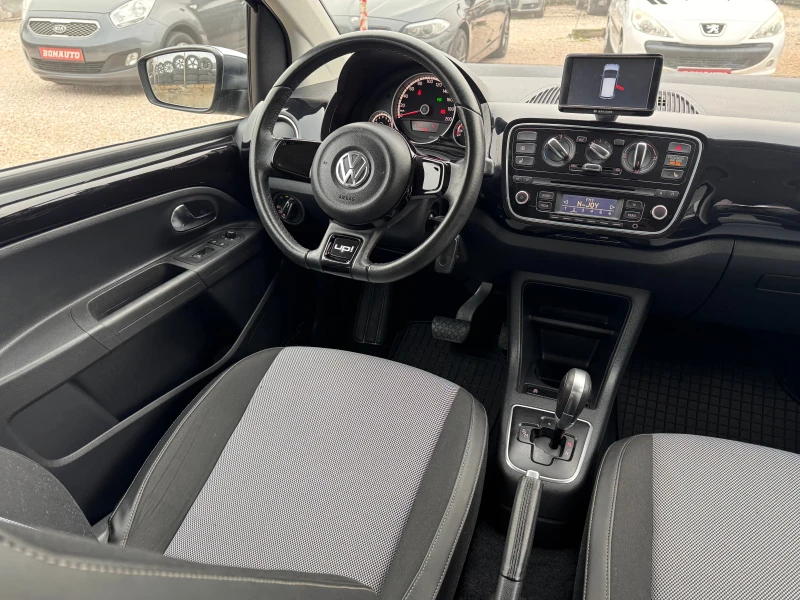 VW Up АВТОМАТ, снимка 12 - Автомобили и джипове - 48443565