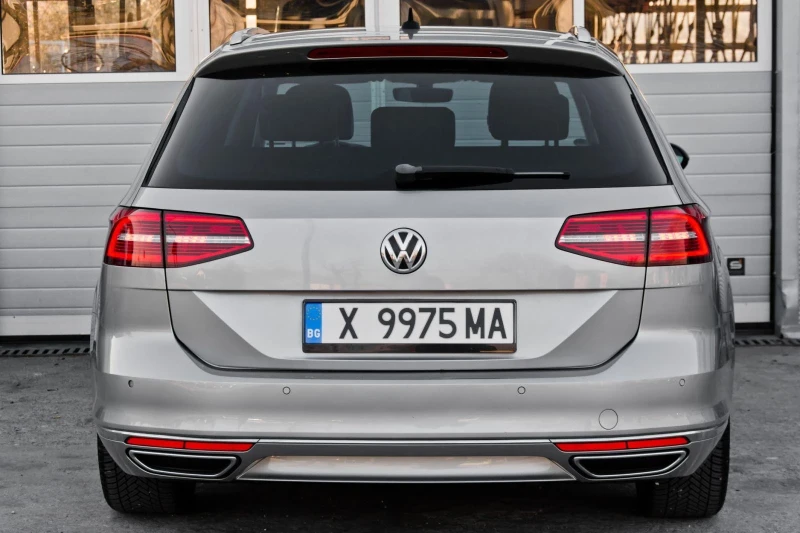 VW Passat VW Passat 1.6 TDI Highline VIRTUAL/Sunroof/19, снимка 6 - Автомобили и джипове - 49420947