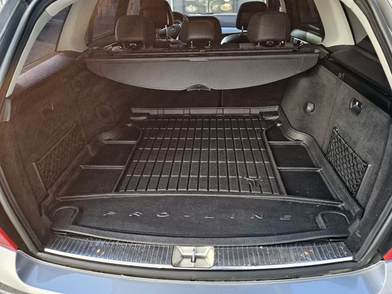 Mercedes-Benz C 220 Avantgarde, снимка 14 - Автомобили и джипове - 52218081