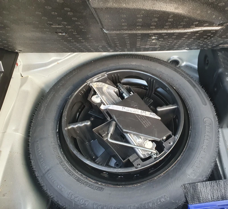 Mercedes-Benz C 220 Avantgarde, снимка 15 - Автомобили и джипове - 52218081