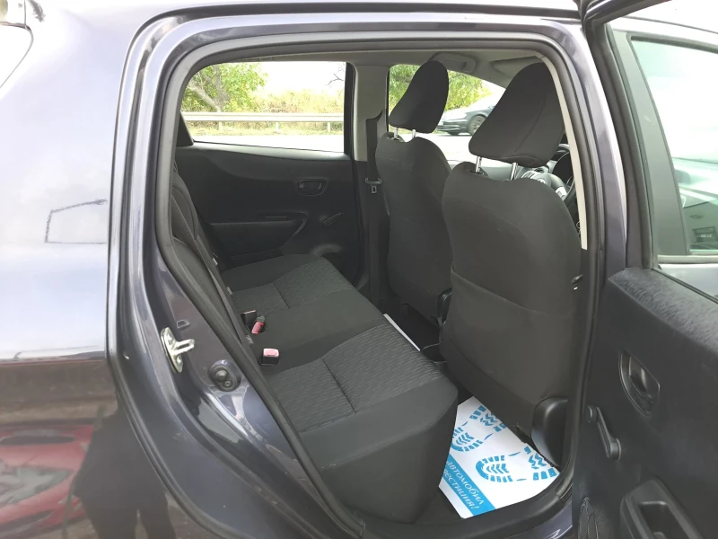 Toyota Yaris 1.4 D4D, снимка 12 - Автомобили и джипове - 52562864