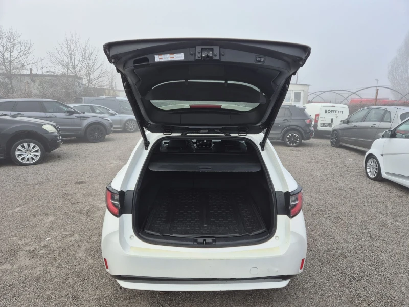 Toyota Corolla HYBRID, снимка 16 - Автомобили и джипове - 53255302