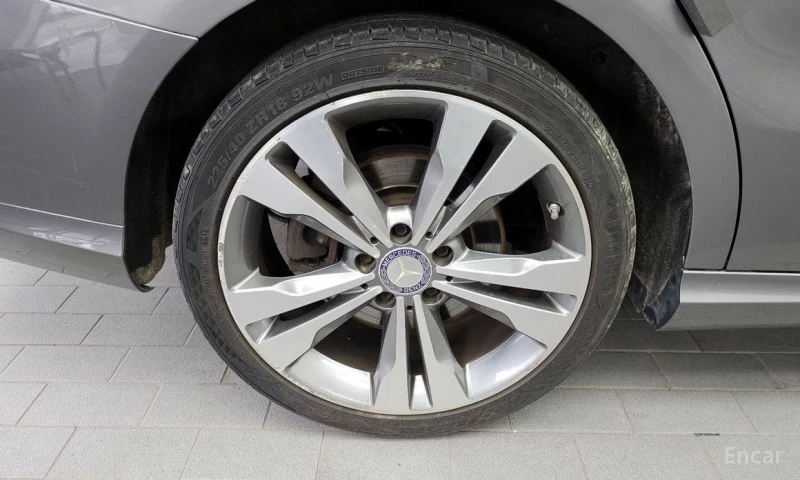 Mercedes-Benz CLA, снимка 5 - Автомобили и джипове - 53362292