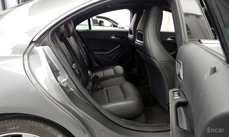 Mercedes-Benz CLA, снимка 12 - Автомобили и джипове - 53362292