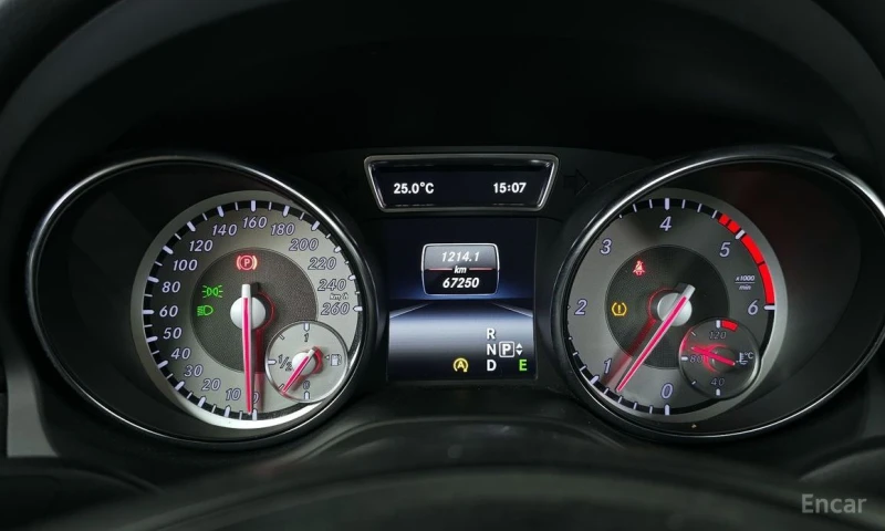 Mercedes-Benz CLA, снимка 8 - Автомобили и джипове - 53362292