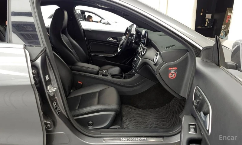 Mercedes-Benz CLA, снимка 11 - Автомобили и джипове - 53362292