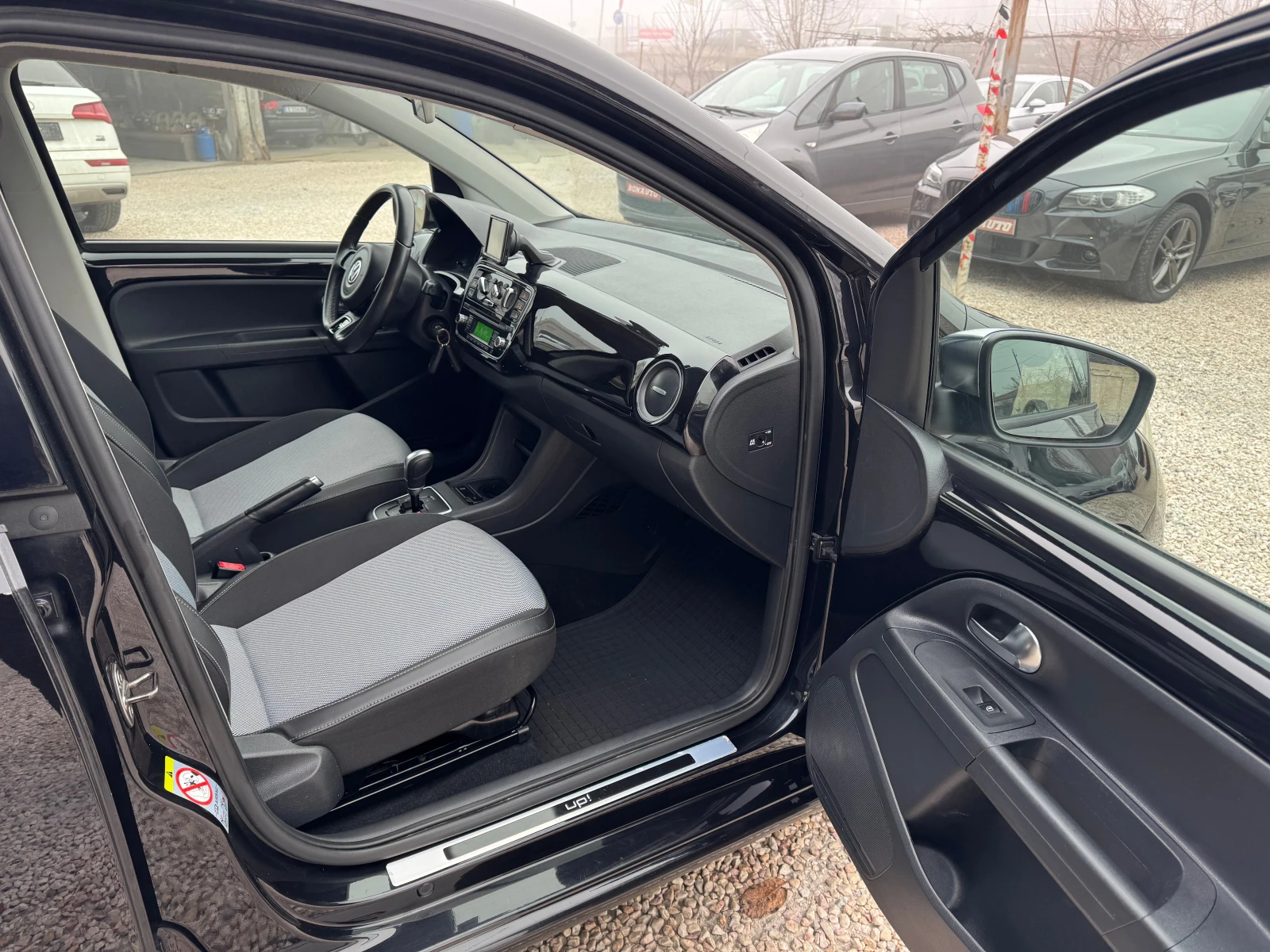 VW Up АВТОМАТ | Mobile.bg — изображение 17