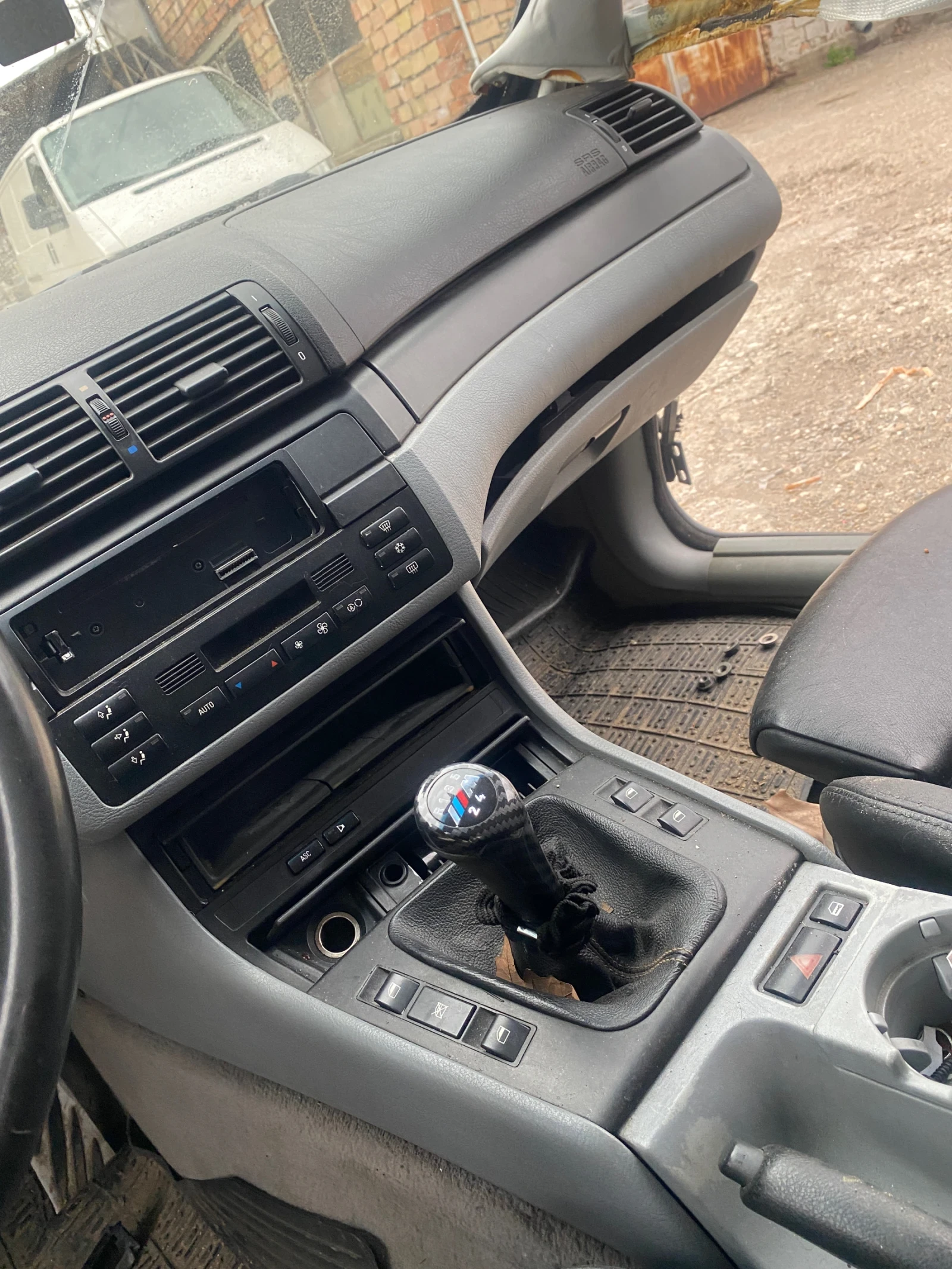 BMW 330  - изображение 7