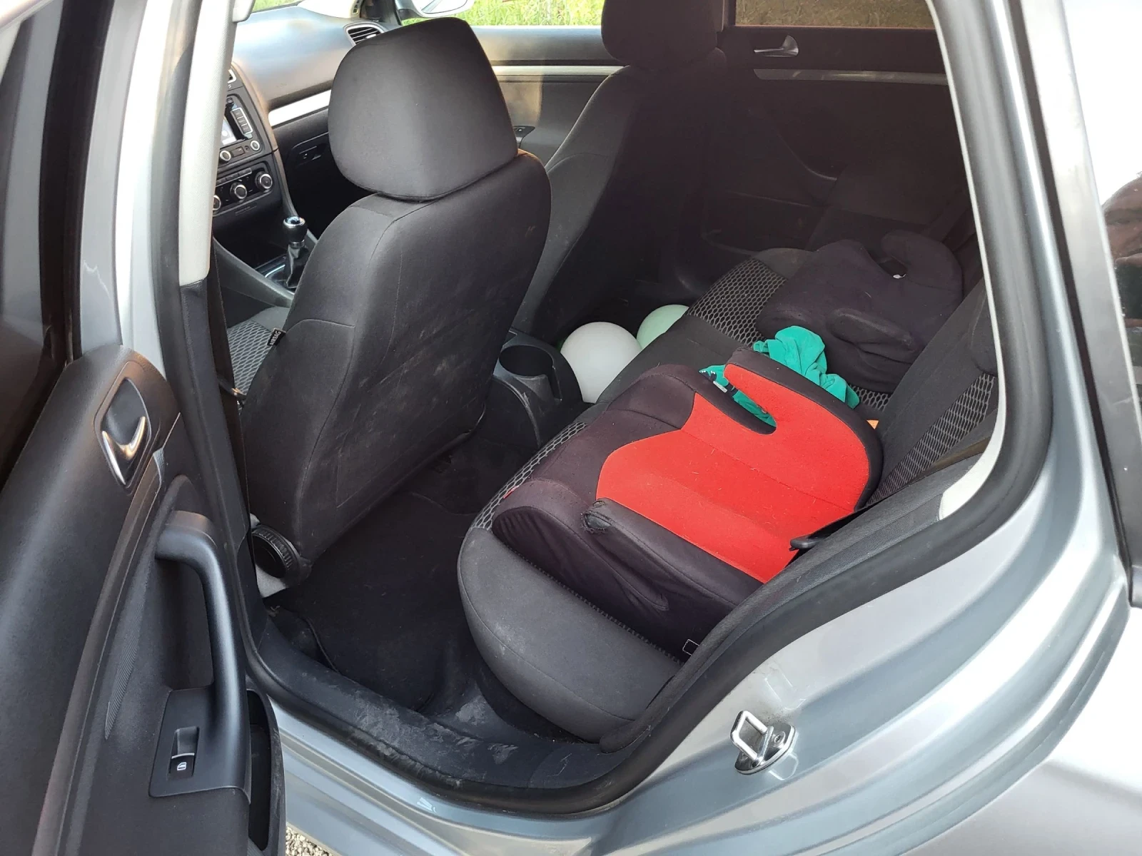 VW Golf Variant 1.6 тди 105 коня Мулти волана Климатроник  - изображение 10