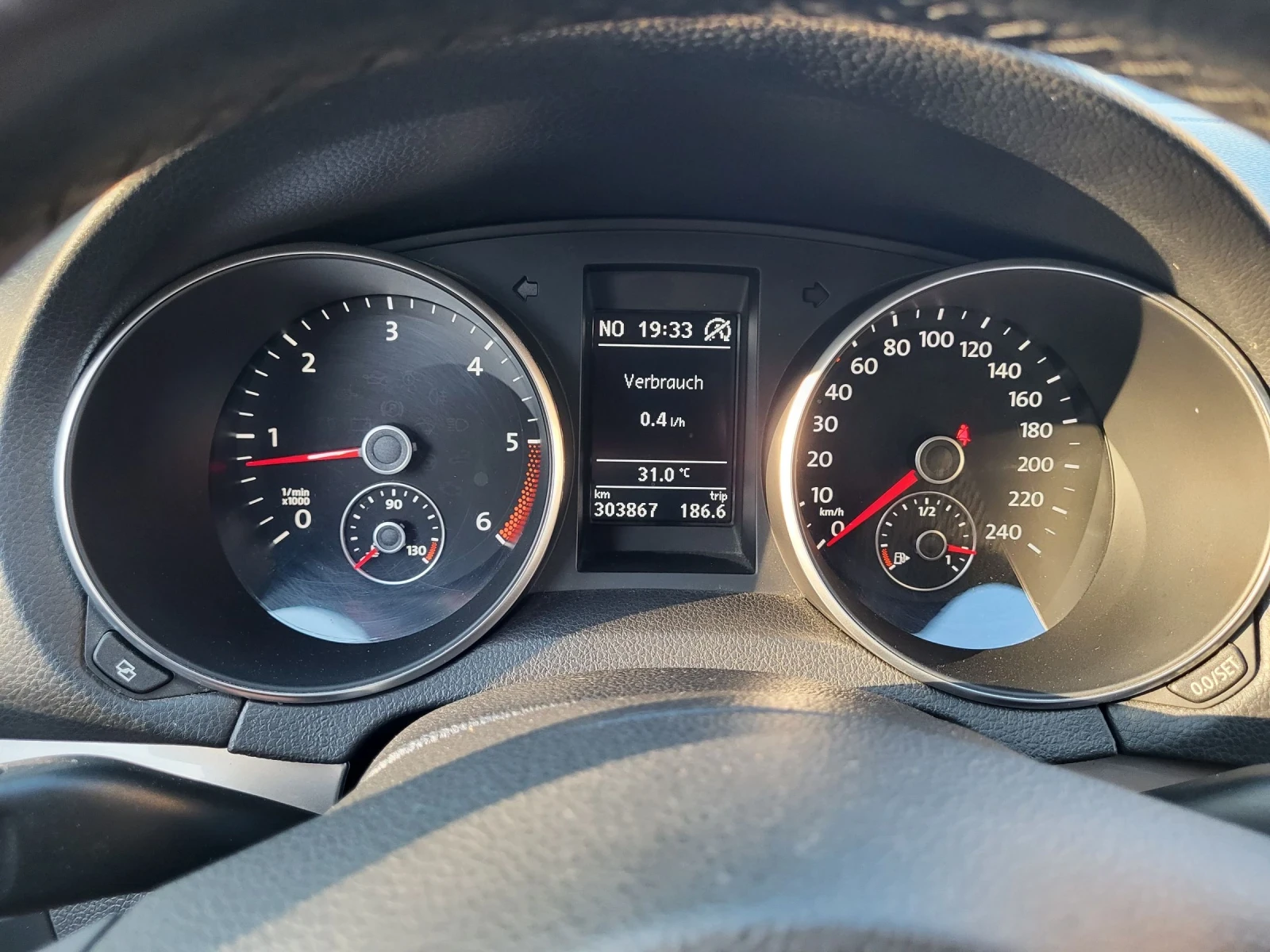 VW Golf Variant 1.6 тди 105 коня Мулти волана Климатроник  - изображение 8