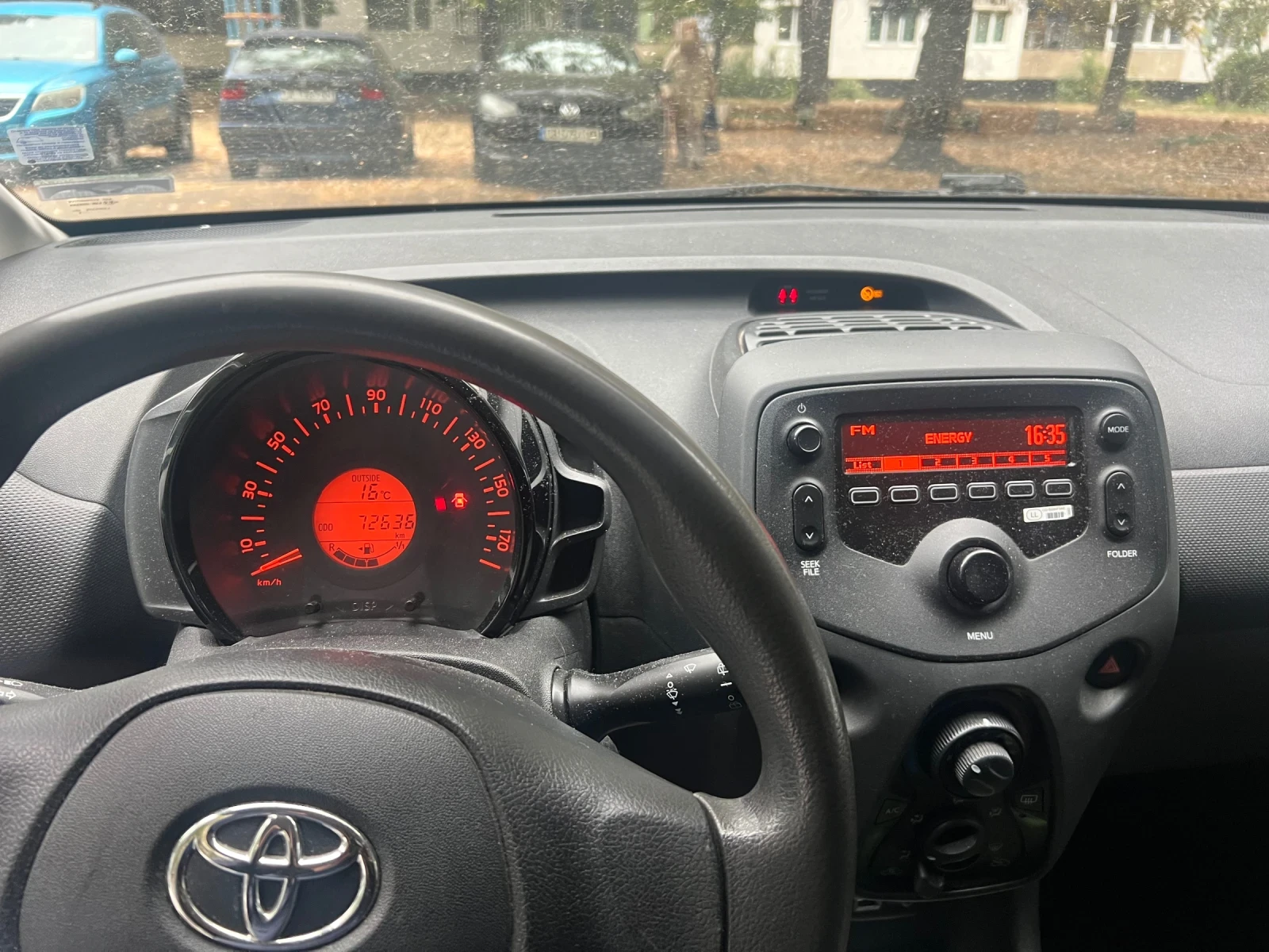 Toyota Aygo 1.0 72ps - изображение 10