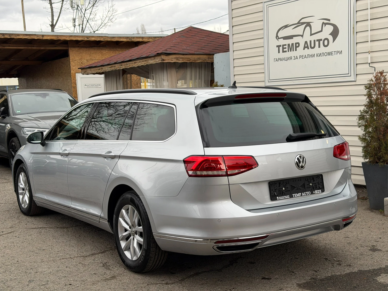 VW Passat 2.0TDI* 190к.с* СЕРВИЗНА КНИЖКА С ПЪЛНА ИСТОРИЯ В  - изображение 6
