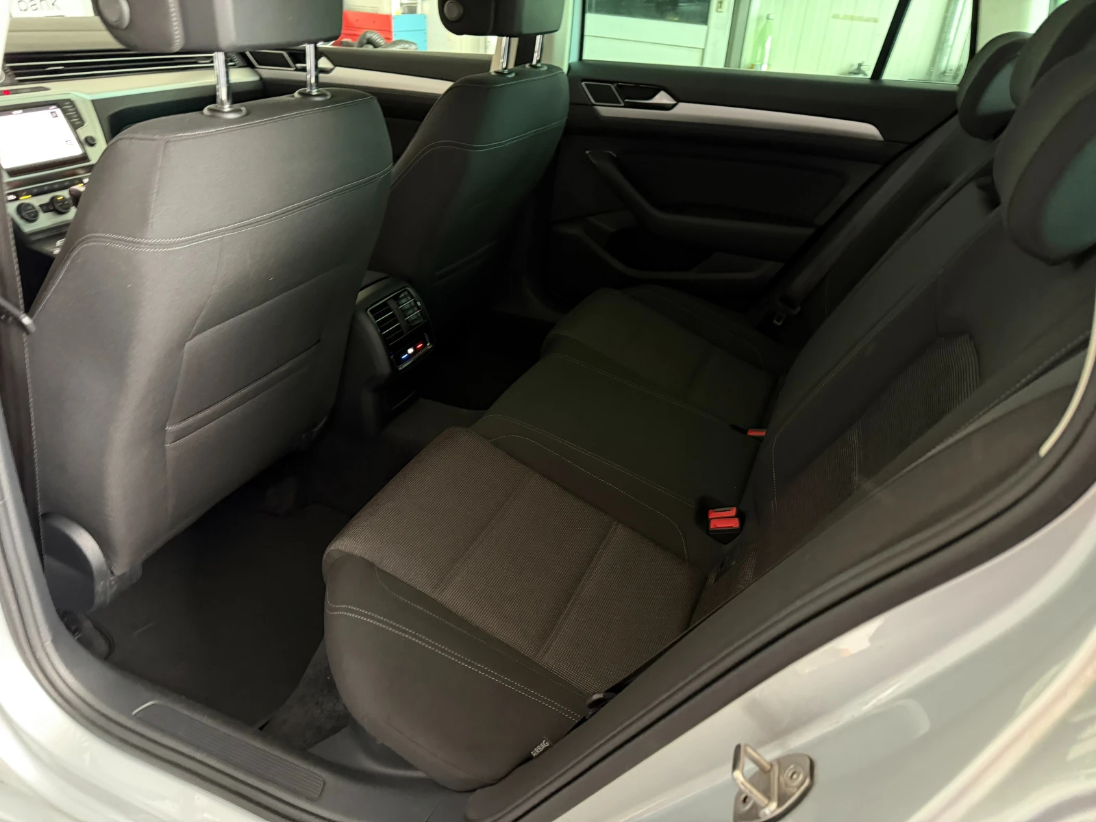 VW Passat 2.0TDI* 190к.с* СЕРВИЗНА КНИЖКА С ПЪЛНА ИСТОРИЯ В  - изображение 8