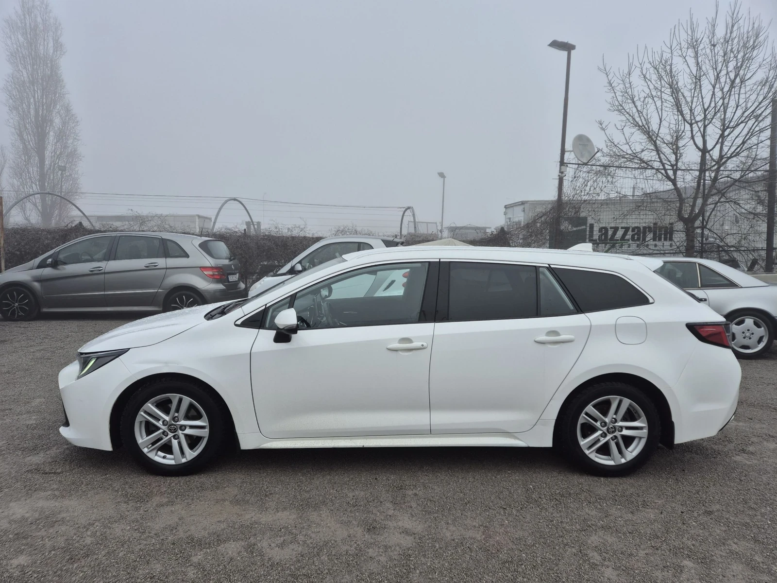 Toyota Corolla HYBRID - изображение 2