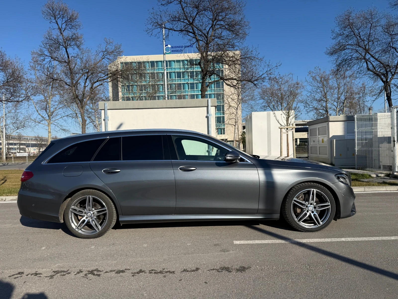 Mercedes-Benz E 220 2.2 CDI 194к.с AMG LINE Head-up, снимка 2 - Автомобили и джипове - 53810143