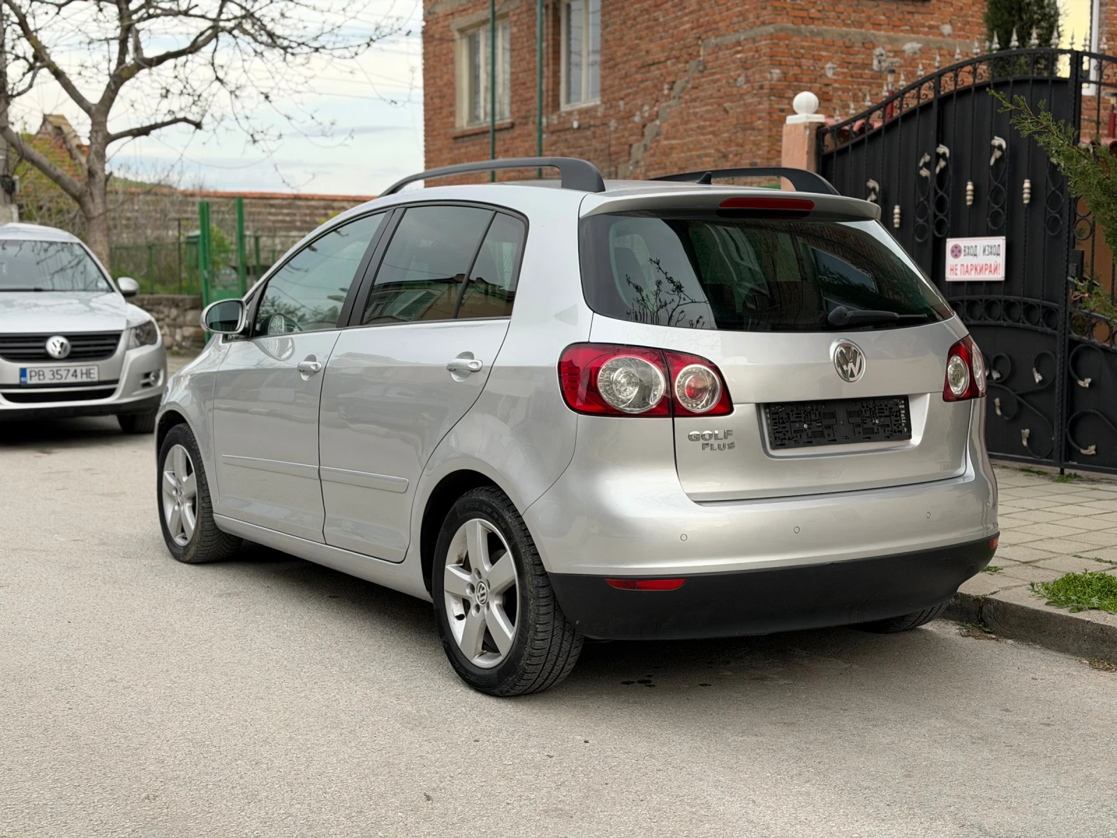 VW Golf Plus 1.4i 82кс. 2008г. 171км(Реални) Парктроник* Подгре, снимка 4 - Автомобили и джипове - 54176116