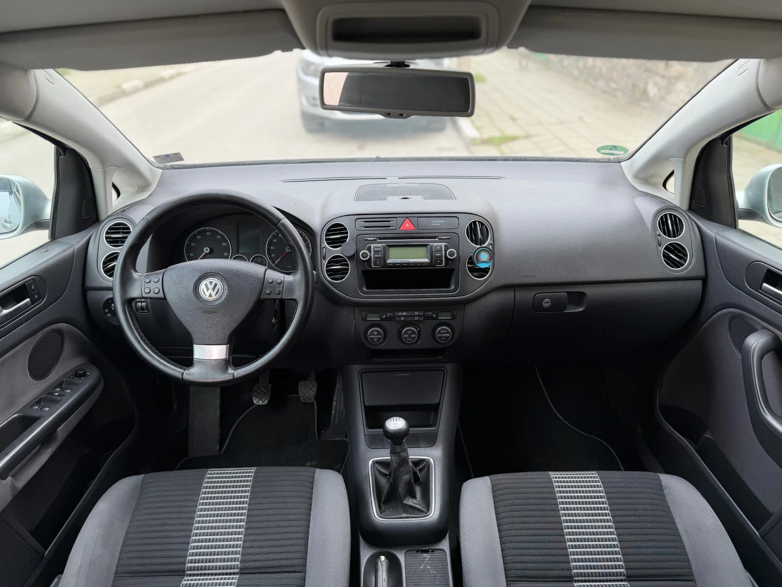 VW Golf Plus 1.4i 82кс. 2008г. 171км(Реални) Парктроник* Подгре, снимка 9 - Автомобили и джипове - 54176116