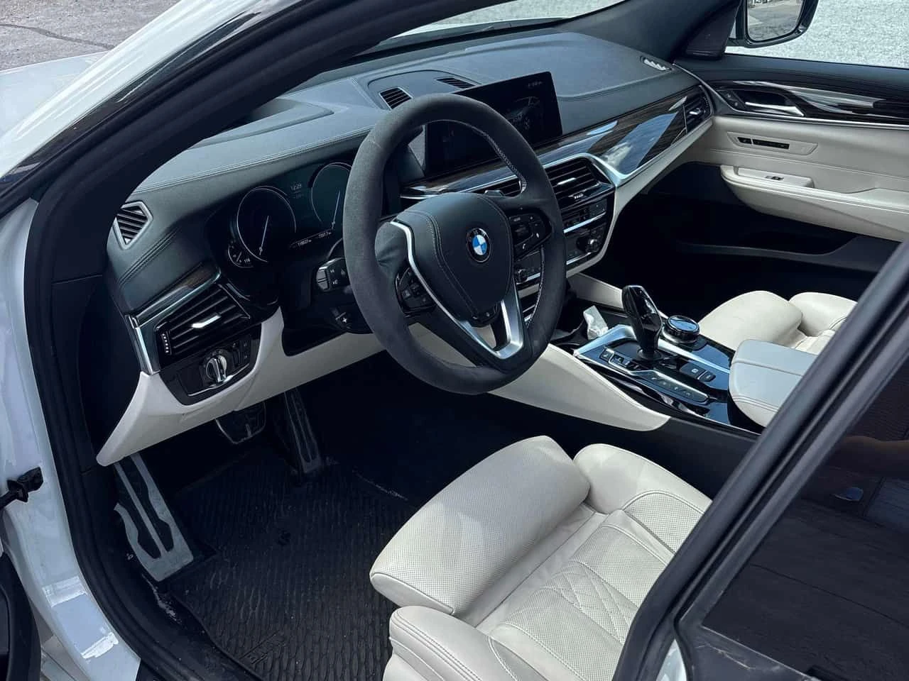 BMW 640 xDrive/ОБДУХВАНЕ/ПАНОРАМА/360 КАМЕРИ, снимка 5 - Автомобили и джипове - 54940741