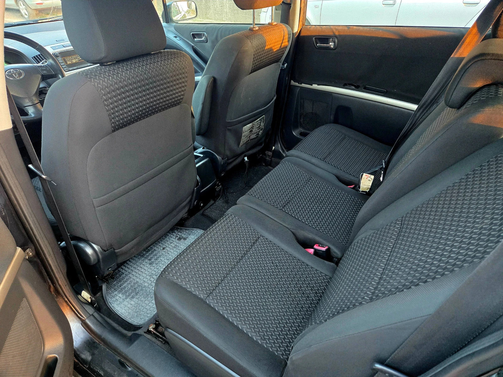 Toyota Corolla verso D4D Германия Нави Климатроник Парктроник 7-Седалки, снимка 10 - Автомобили и джипове - 55072873
