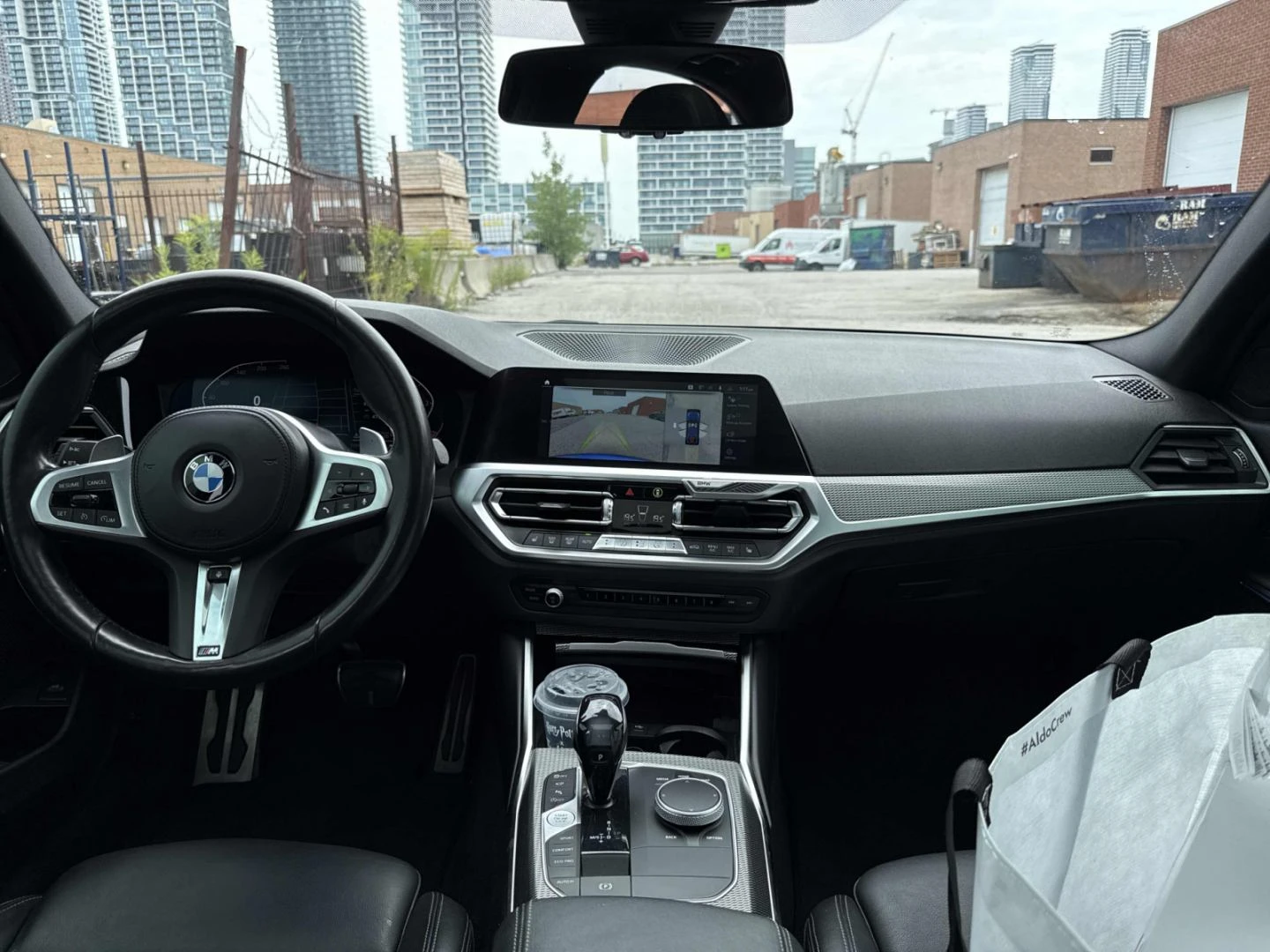BMW 330 M-pkg* HUD* 360* Keyless* Пано* Подгрев, снимка 9 - Автомобили и джипове - 55689431