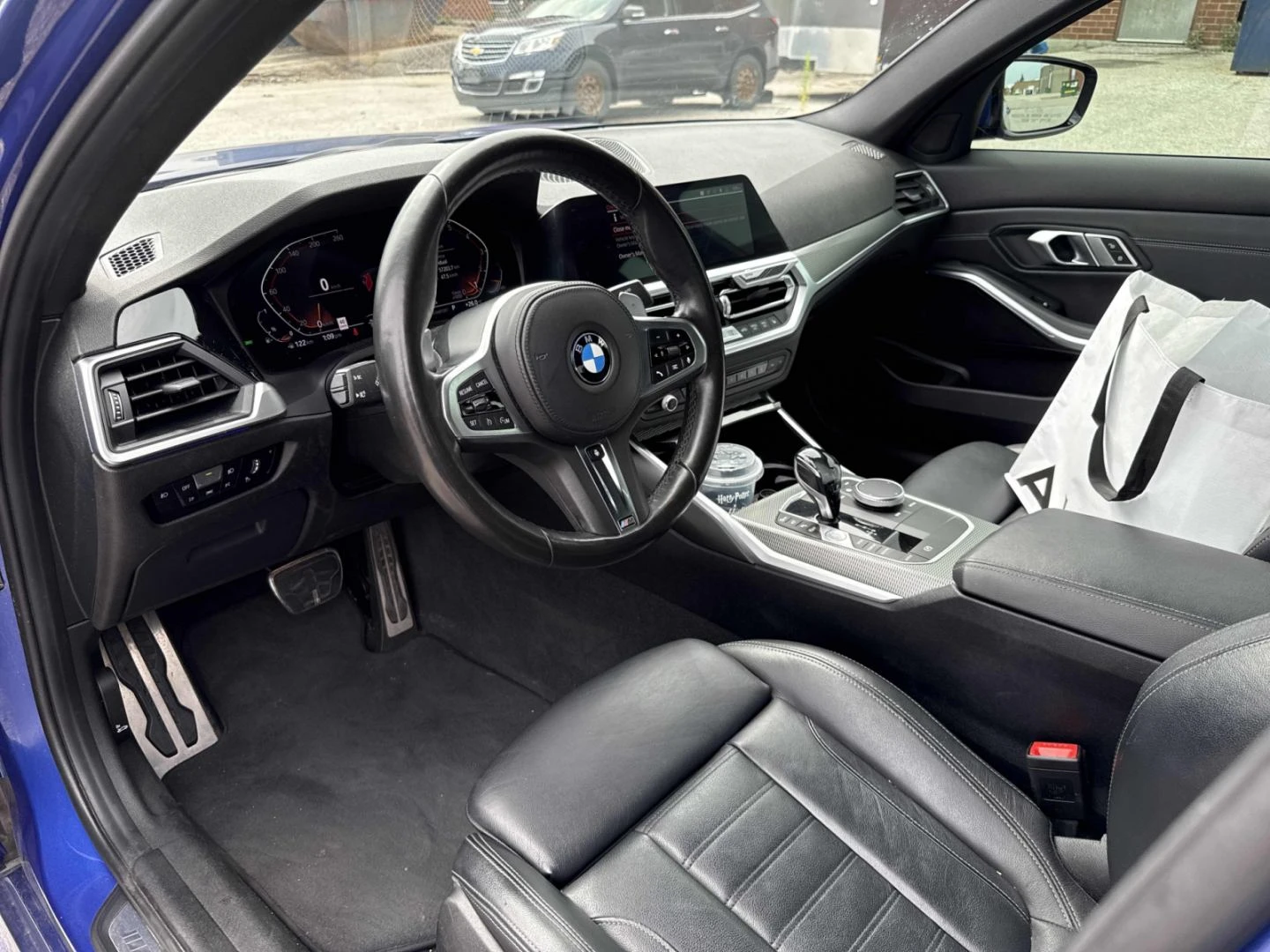 BMW 330 M-pkg* HUD* 360* Keyless* Пано* Подгрев, снимка 6 - Автомобили и джипове - 55689431