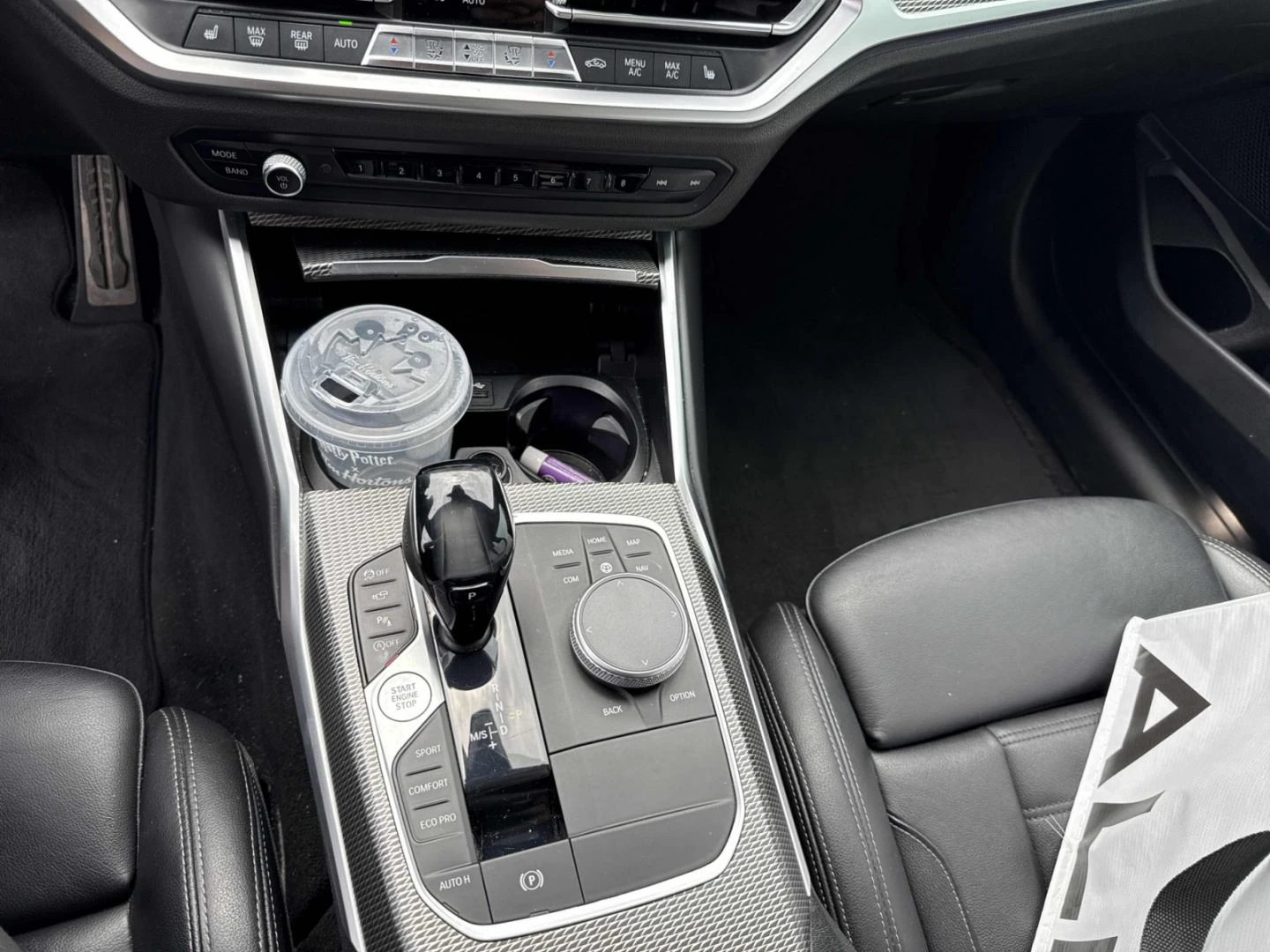 BMW 330 M-pkg* HUD* 360* Keyless* Пано* Подгрев, снимка 15 - Автомобили и джипове - 55689431