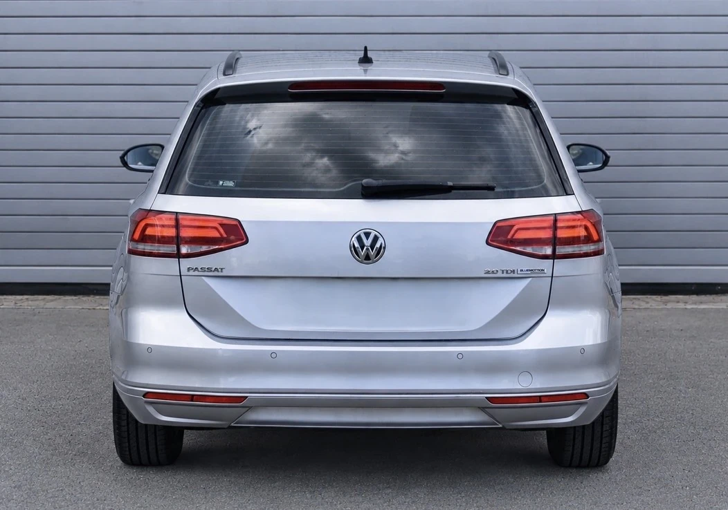 VW Passat 2.00D/DSG* 6/150ps/2018/Обслужен/Масаж/Уникат/FULL, снимка 8 - Автомобили и джипове - 56186952