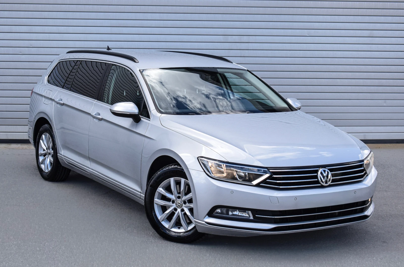 VW Passat 2.00D/DSG* 6/150ps/2018/Обслужен/Масаж/Уникат/FULL, снимка 4 - Автомобили и джипове - 56186952
