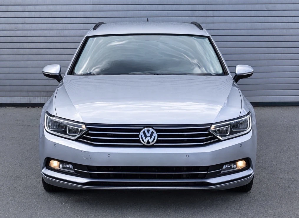 VW Passat 2.00D/DSG* 6/150ps/2018/Обслужен/Масаж/Уникат/FULL, снимка 2 - Автомобили и джипове - 56186952