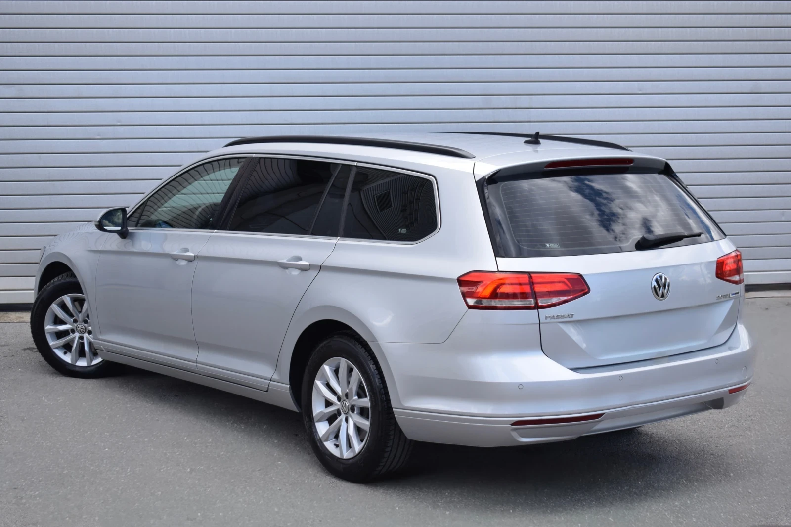 VW Passat 2.00D/DSG* 6/150ps/2018/Обслужен/Масаж/Уникат/FULL, снимка 6 - Автомобили и джипове - 56186952