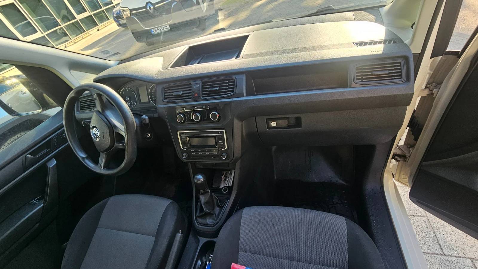 VW Caddy, снимка 5 - Автомобили и джипове - 56248922